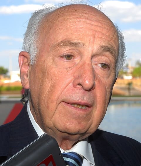 Portrait of Luiz Carlos Bresser-Pereira